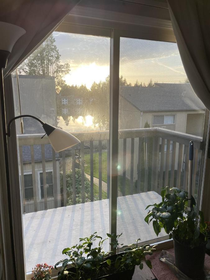 Shared Space With Private Room In Beautiful Lakefront Apartment Federal Way Exterior foto