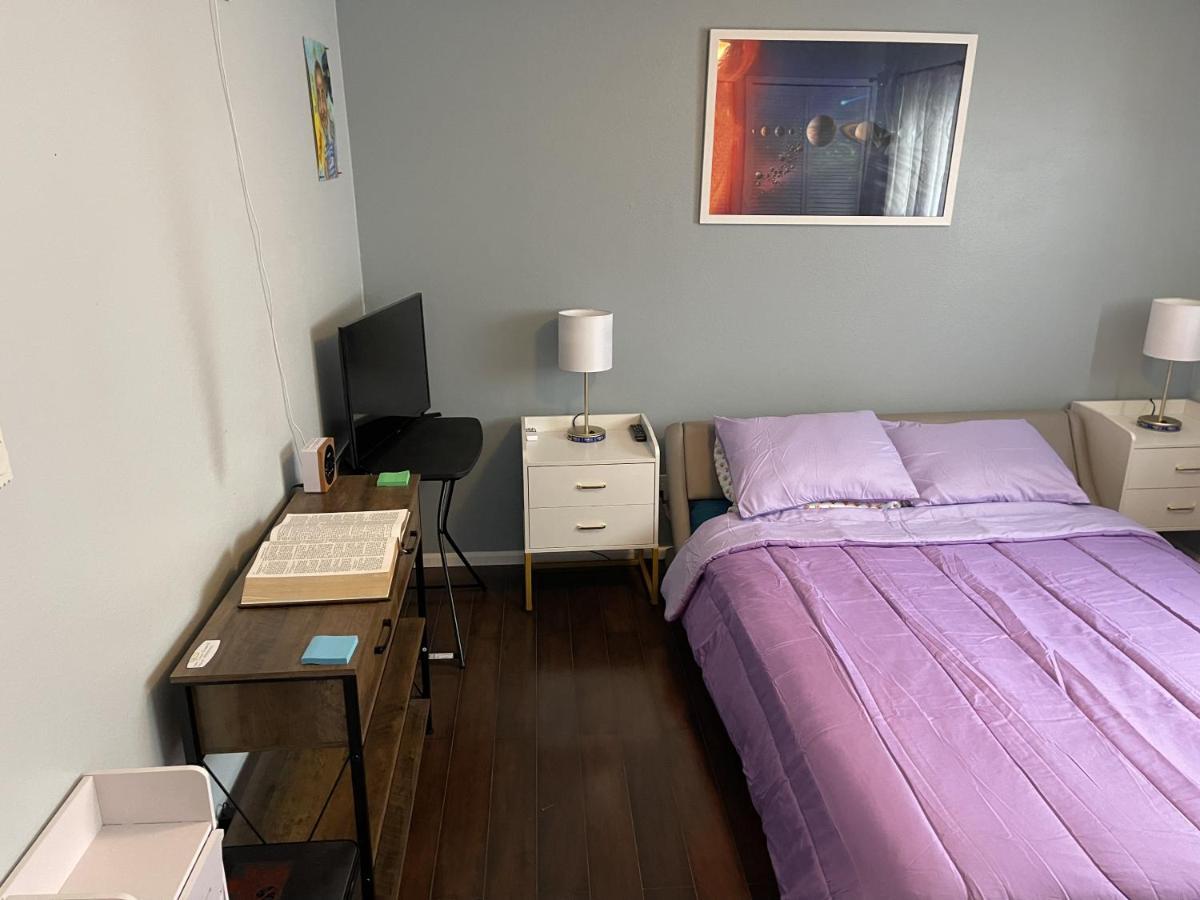 Shared Space With Private Room In Beautiful Lakefront Apartment Federal Way Exterior foto